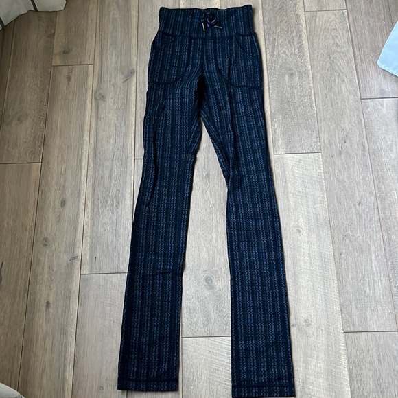 Lululemon Skinny Will Pants in Ziggy Wee Inkwell 🍁 - Picture 2 of 9